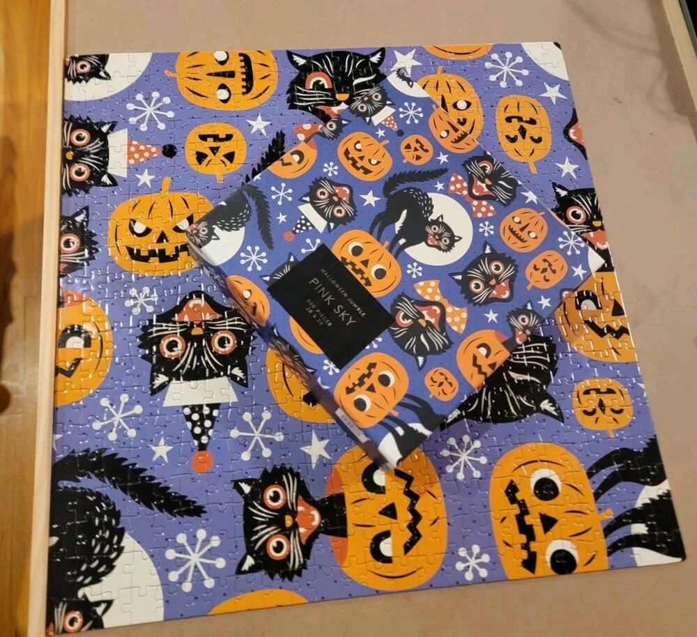 Pink Sky Vintage HALLOWEEN JUMBLE 500 Piece Puzzle Fall Trick Or Treat Pumpkins